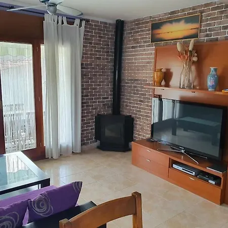 Holiday home Climatisee Bord De Avec Piscine Privee *