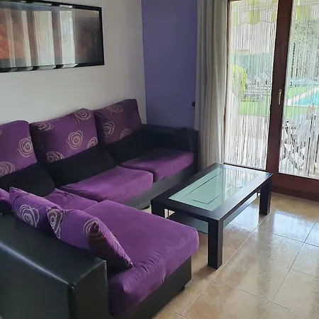 Holiday home Climatisee Bord De Avec Piscine Privee